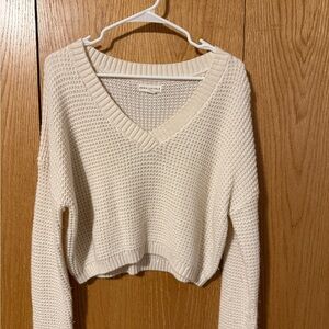 Aeropostale Women's Cream V-Neck Sweater